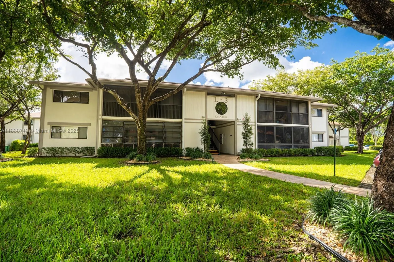 10869 W Clairmont Cir, #209