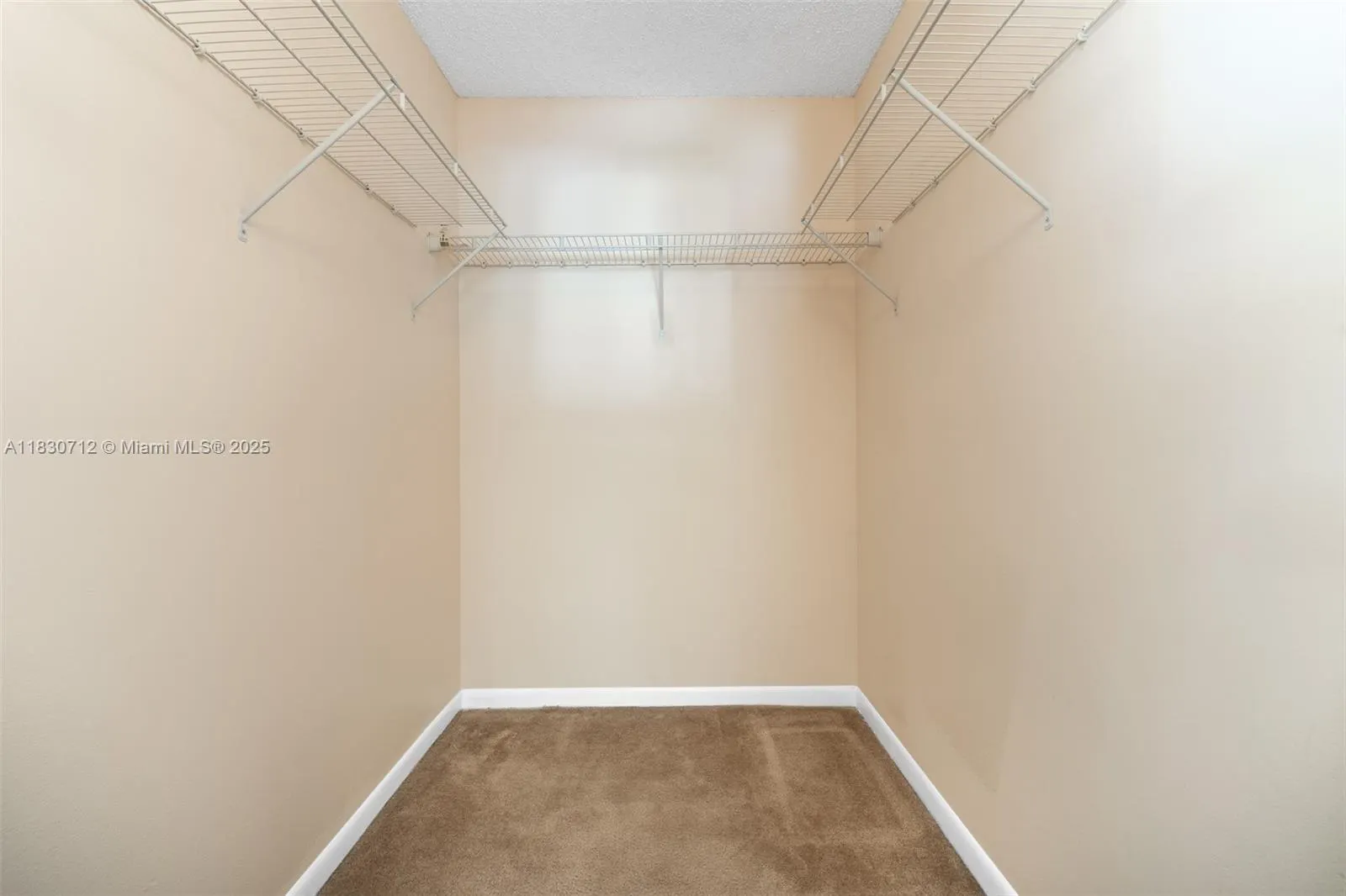 10869 W Clairmont Cir, #209