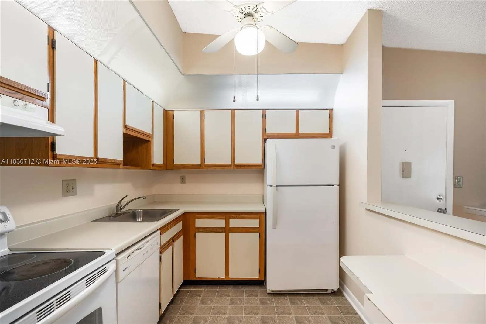 10869 W Clairmont Cir, #209