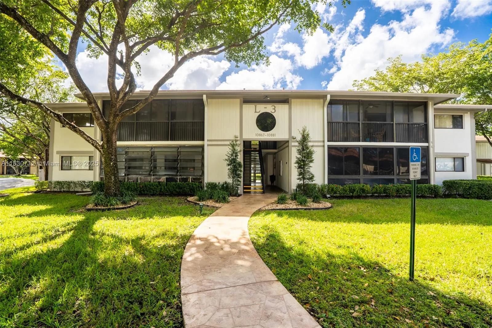 10869 W Clairmont Cir, #209