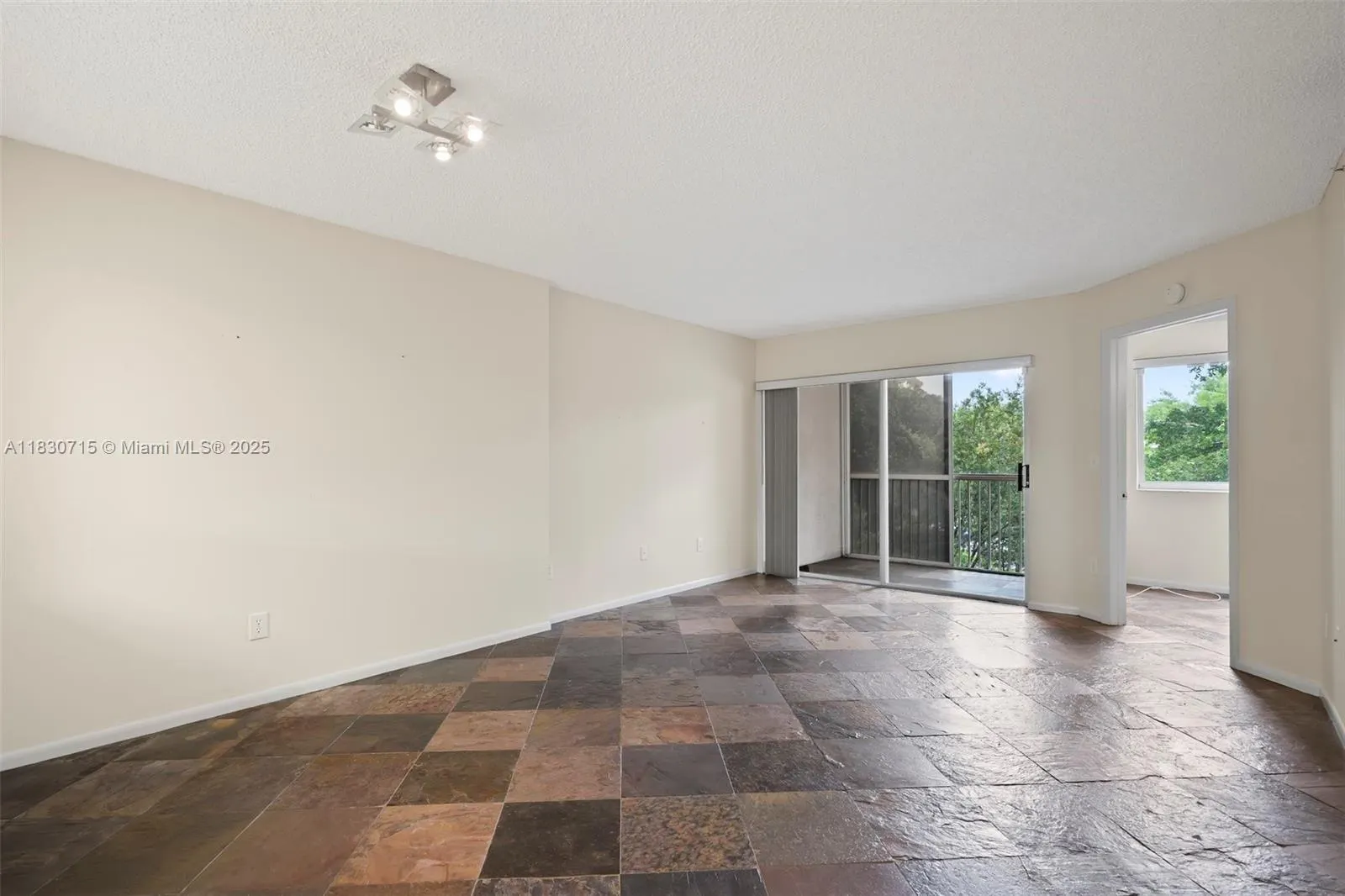 9511 Weldon Cir, #G406