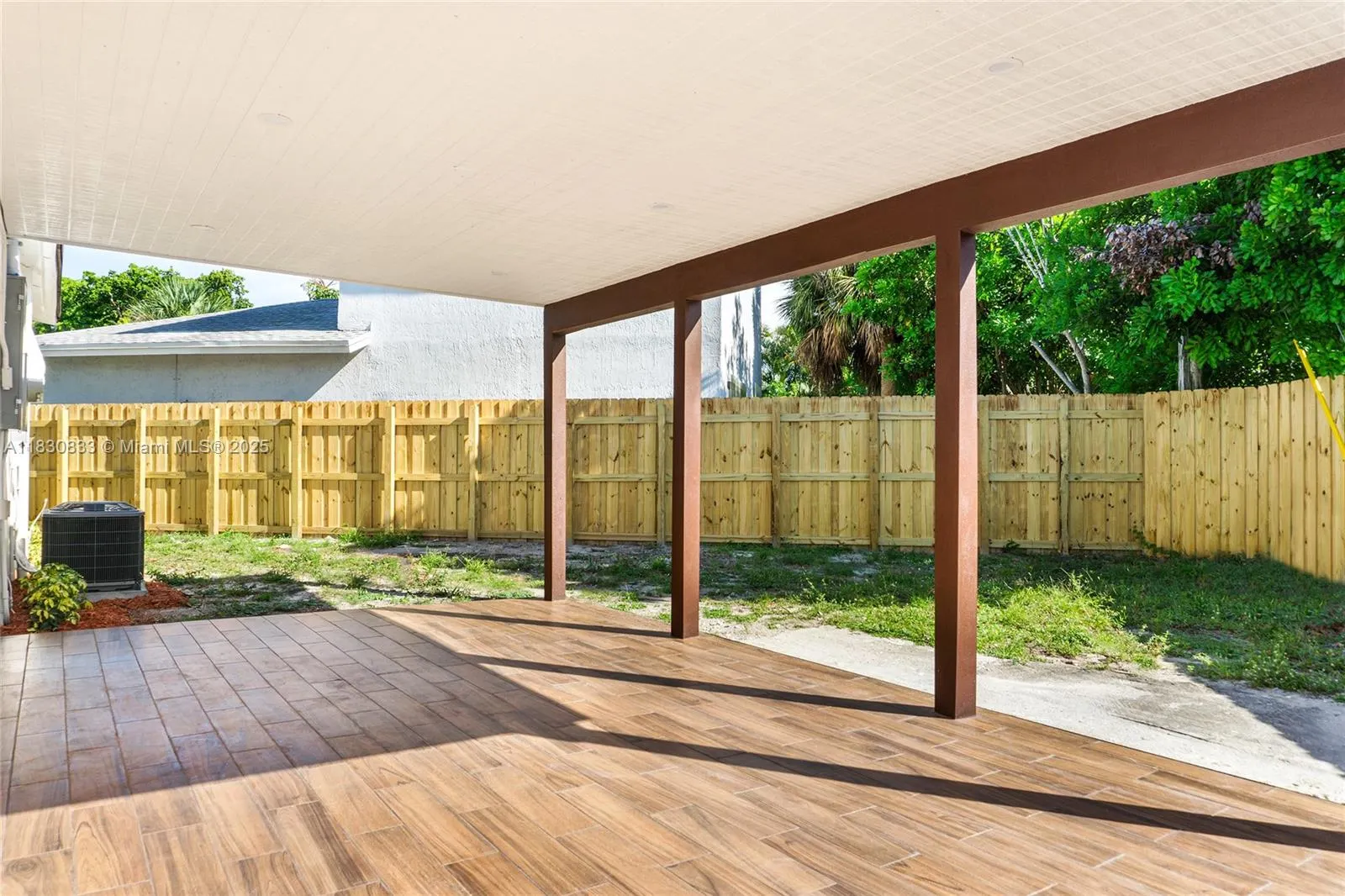 2649 NE 13th Ter