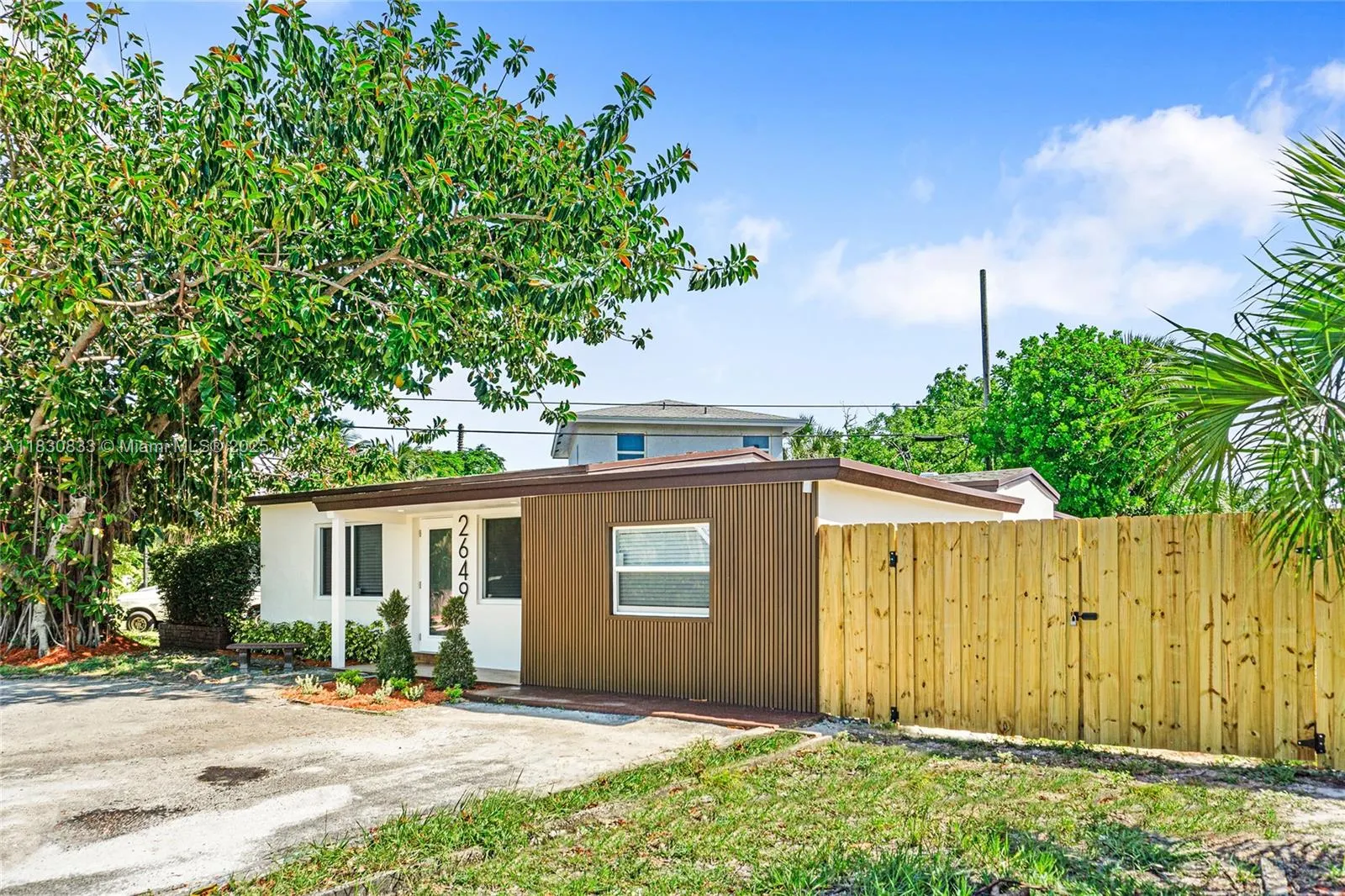 2649 NE 13th Ter