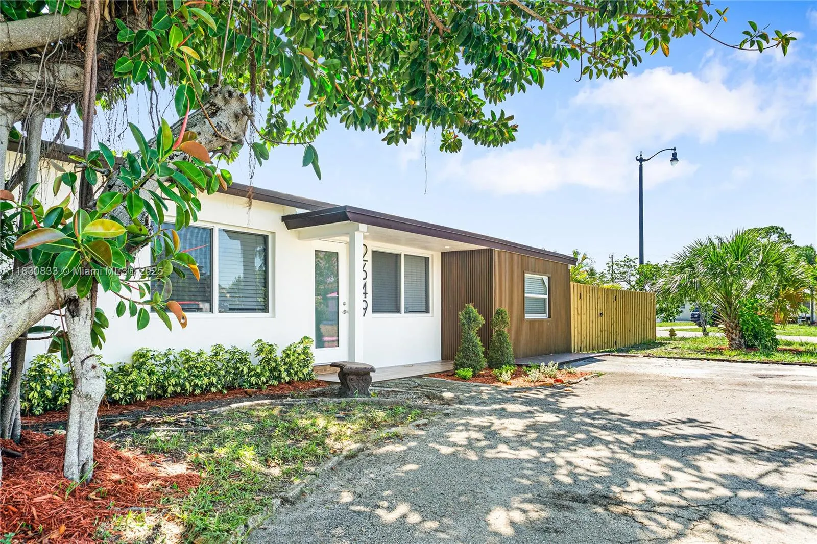 2649 NE 13th Ter