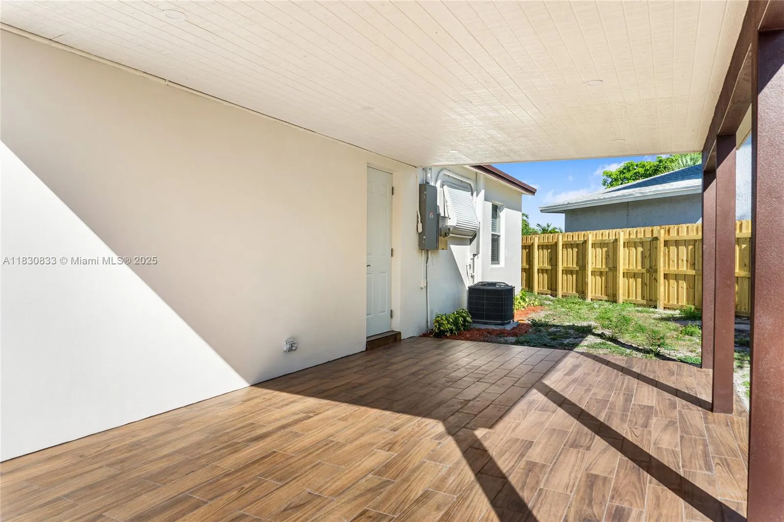 2649 NE 13th Ter