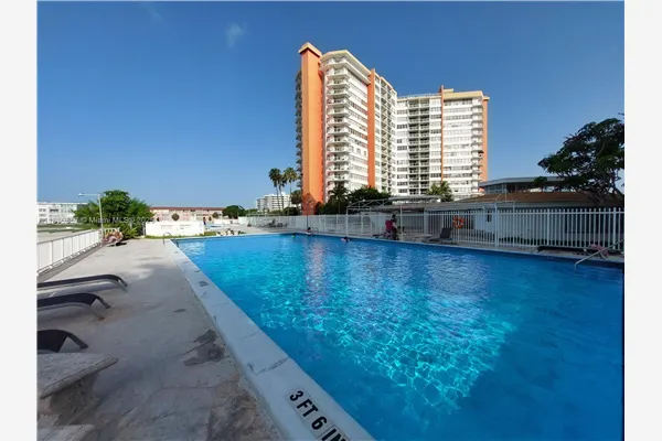 1351 NE Miami Gardens Dr