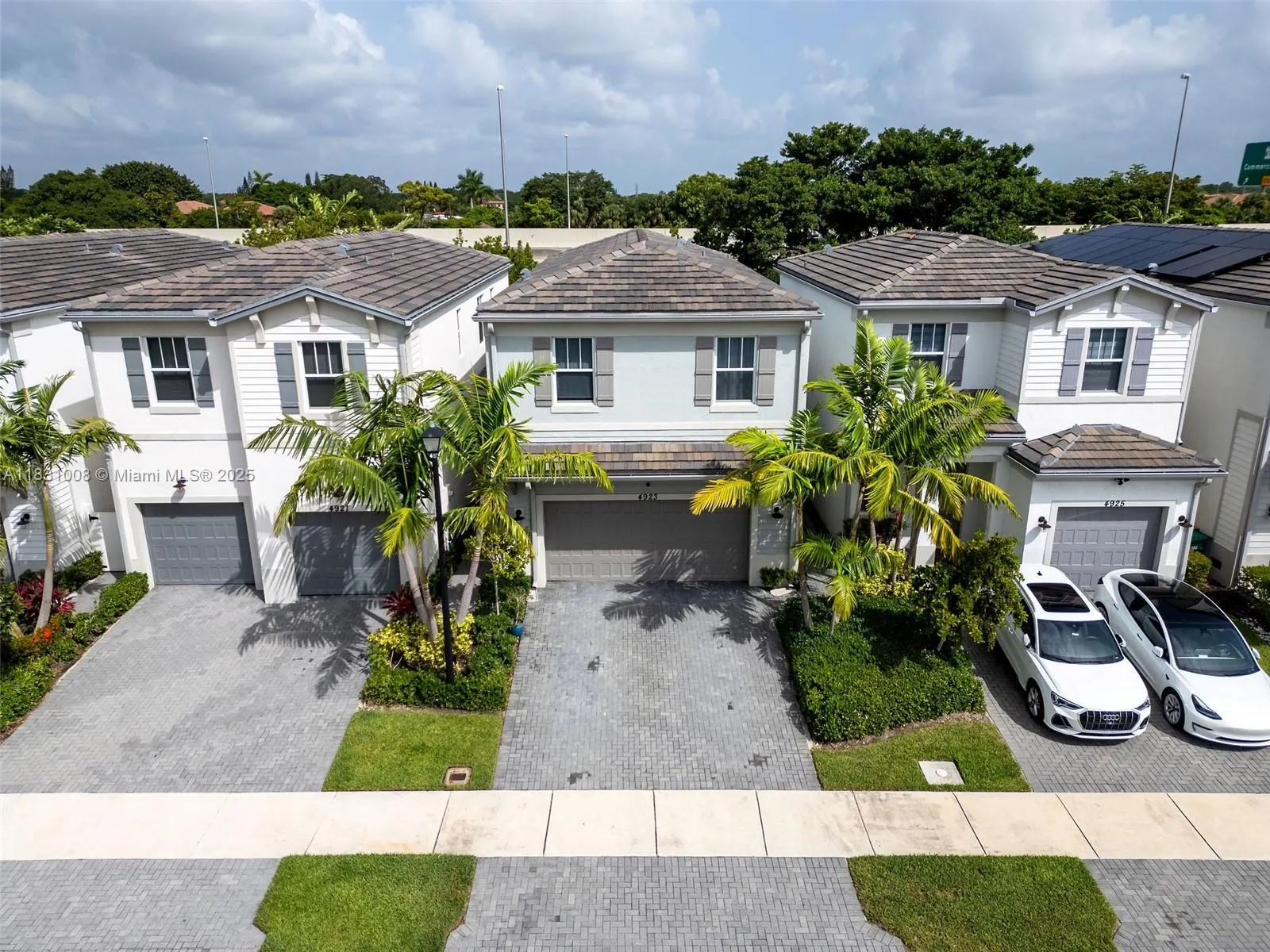 4923 NW 48th Ter