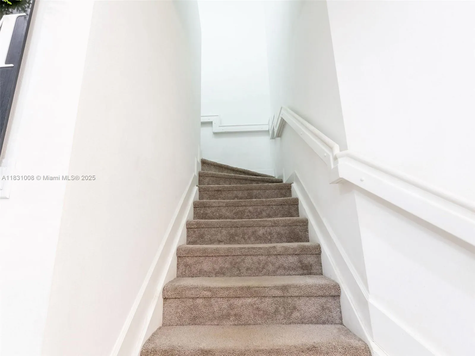 4923 NW 48th Ter