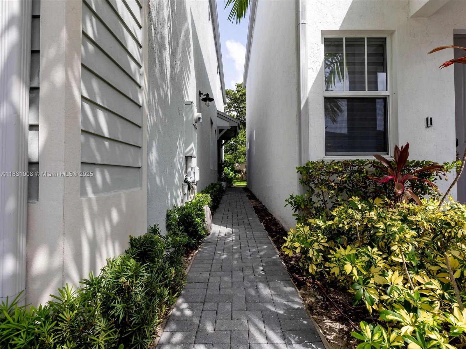 4923 NW 48th Ter