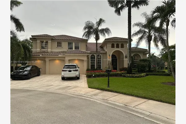 2534 Montclaire Ct