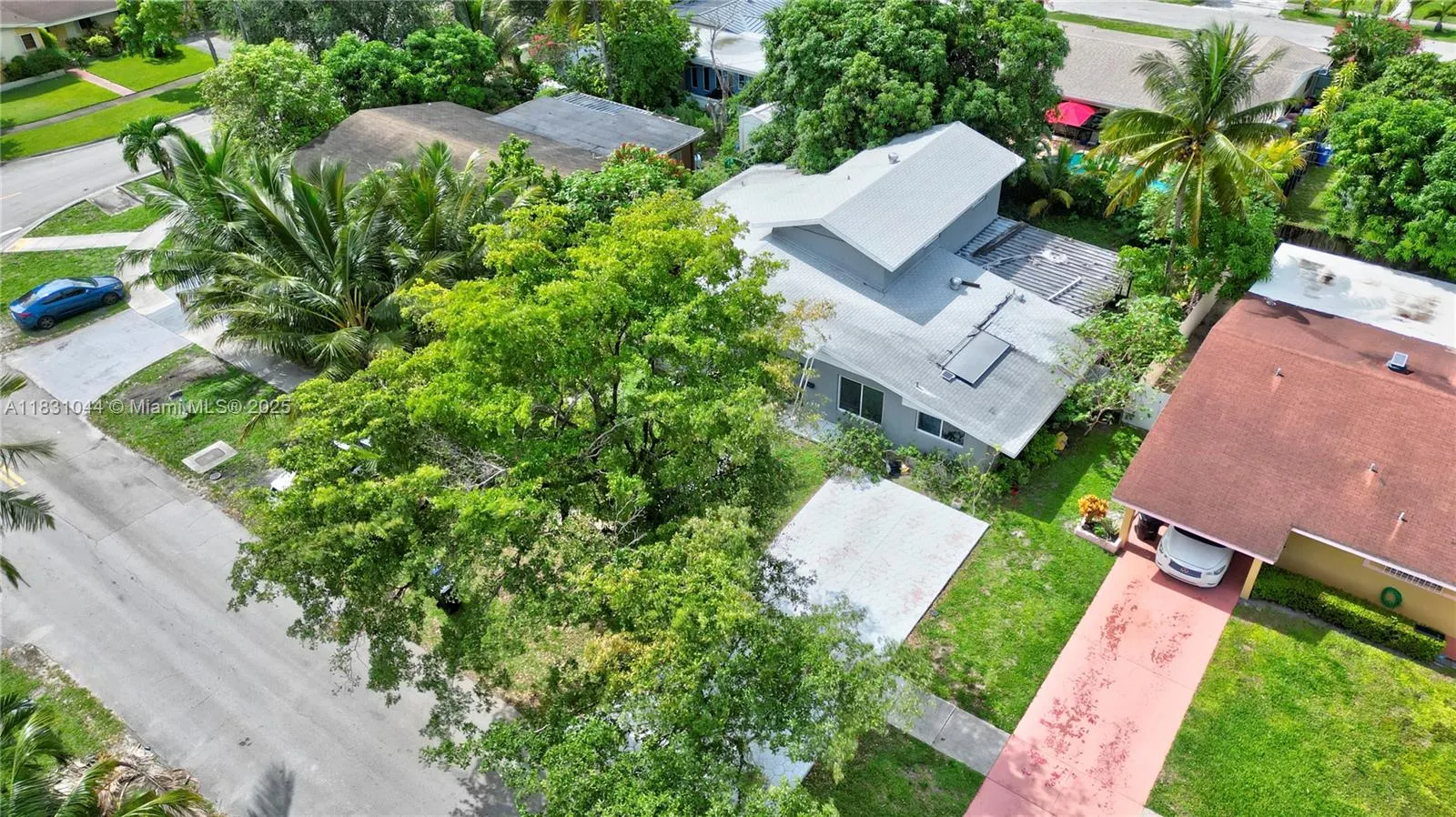 225 NE 175th St