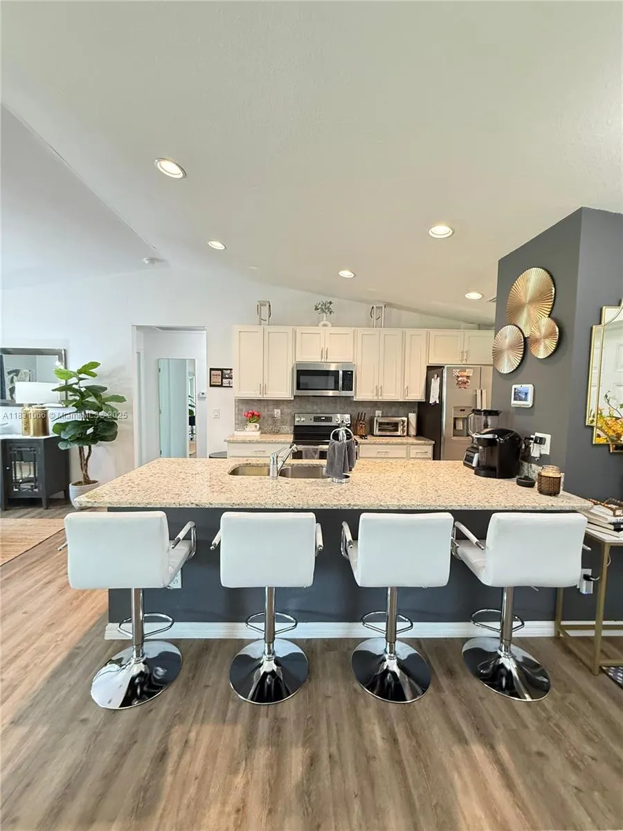 3006 Base Ct