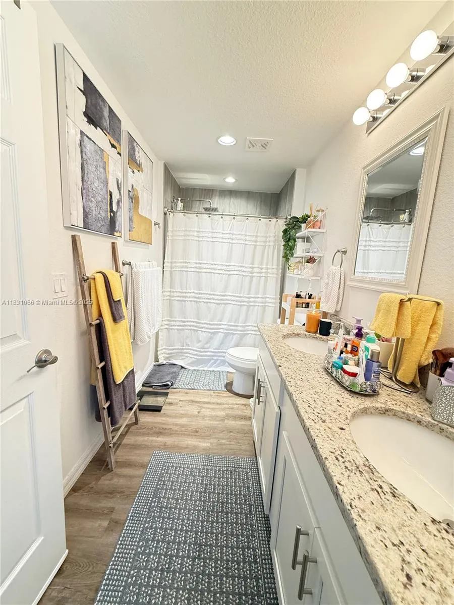3006 Base Ct