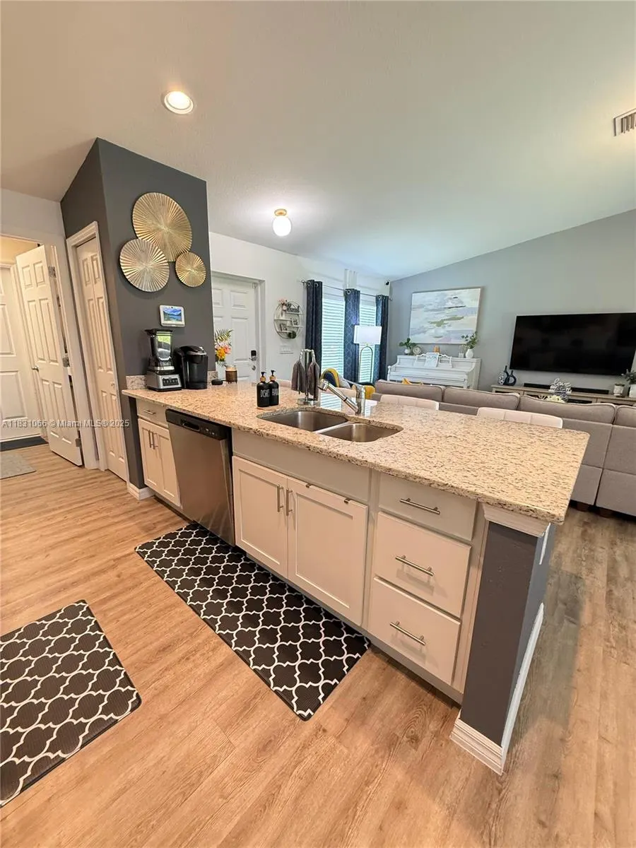 3006 Base Ct