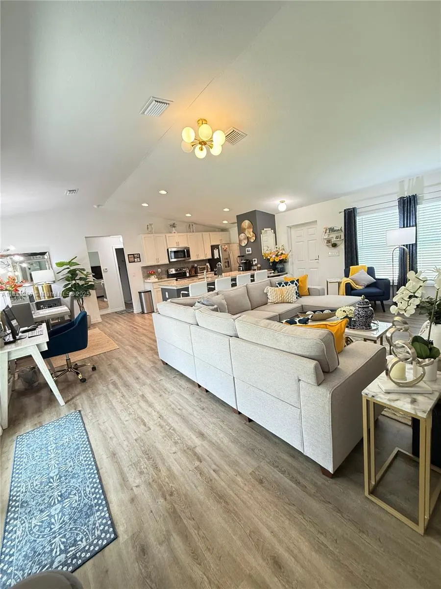 3006 Base Ct