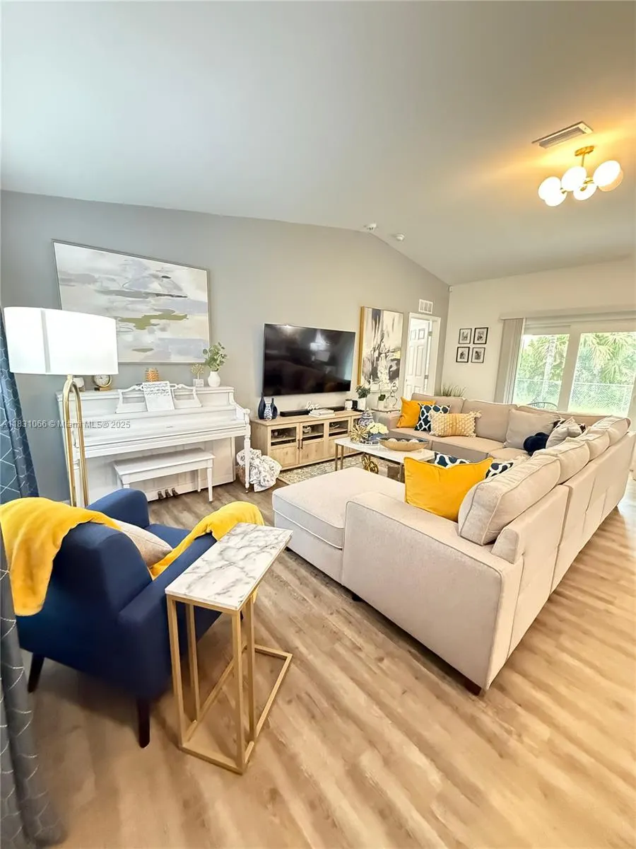 3006 Base Ct