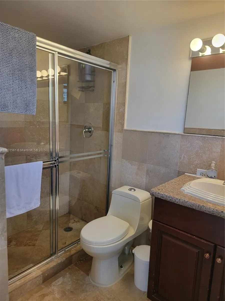 17021 N Bay Rd, #1015