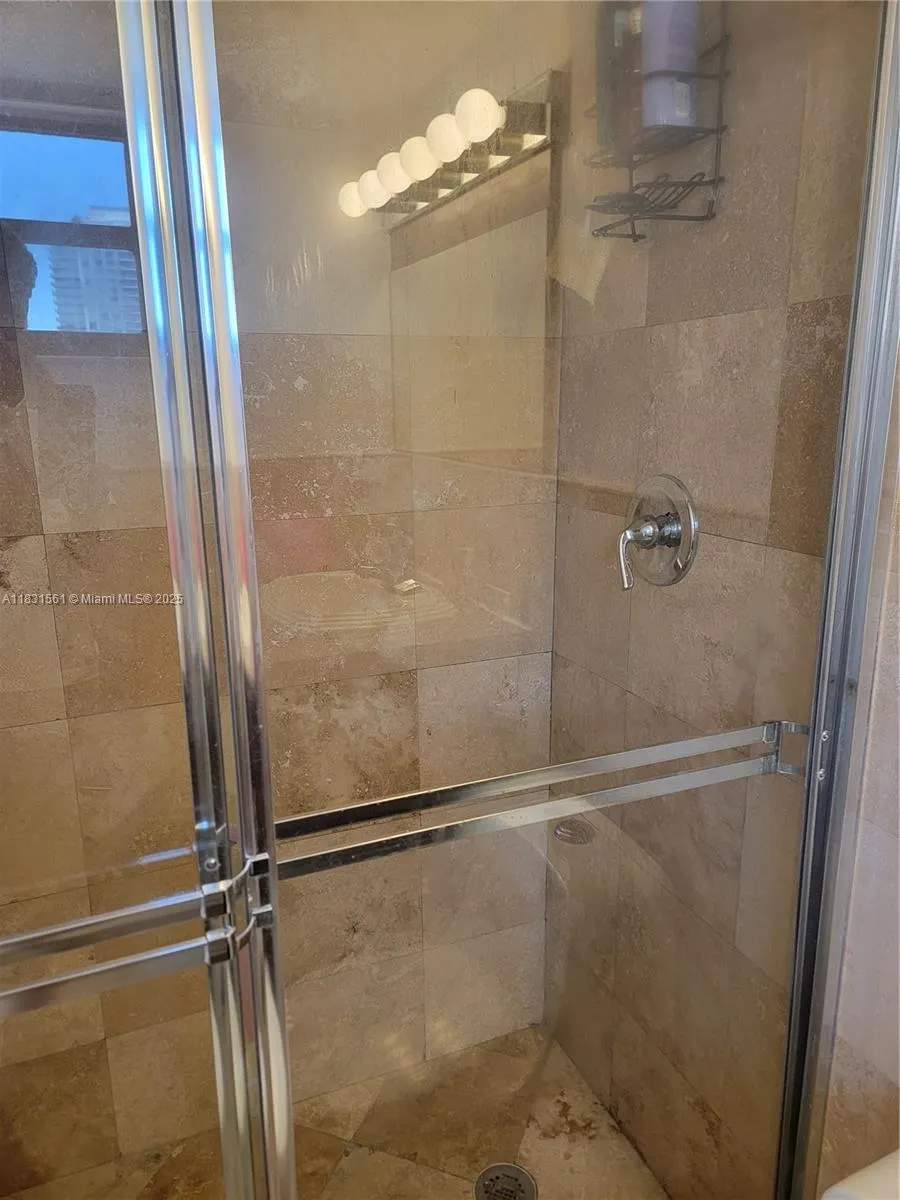 17021 N Bay Rd, #1015