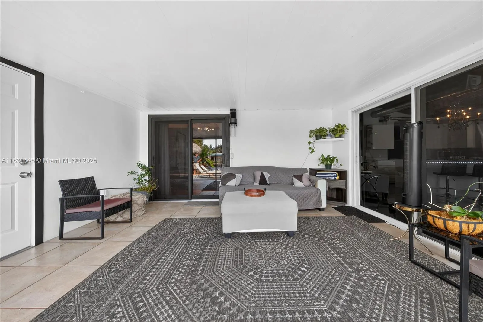 380 SE 1st Ter