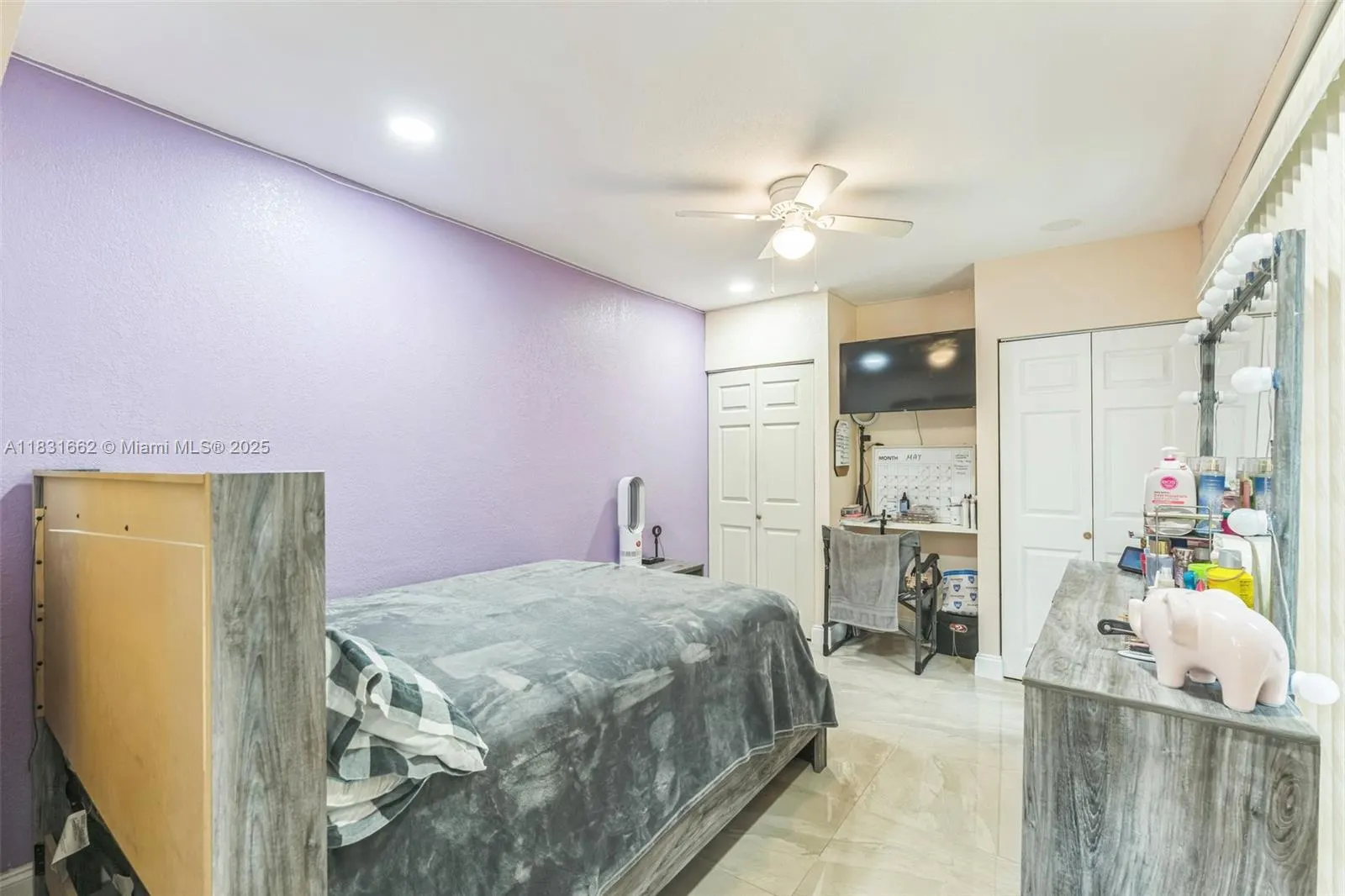 5706 S Travelers Palm Ln