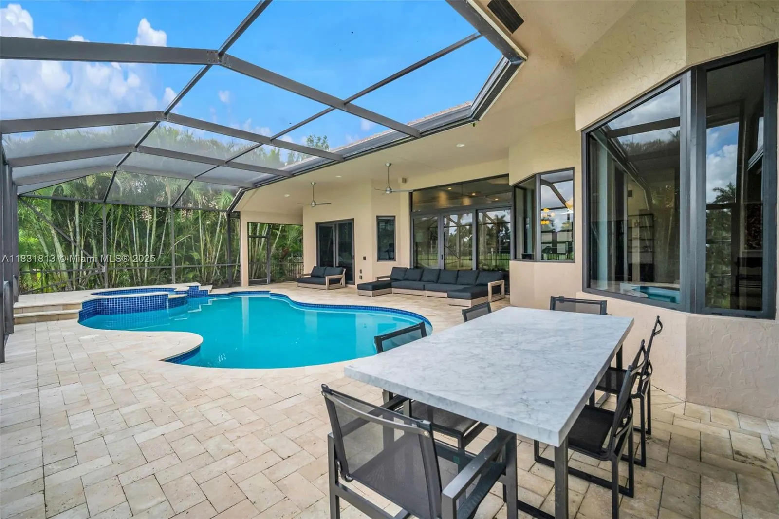 2583 Mayfair Ln