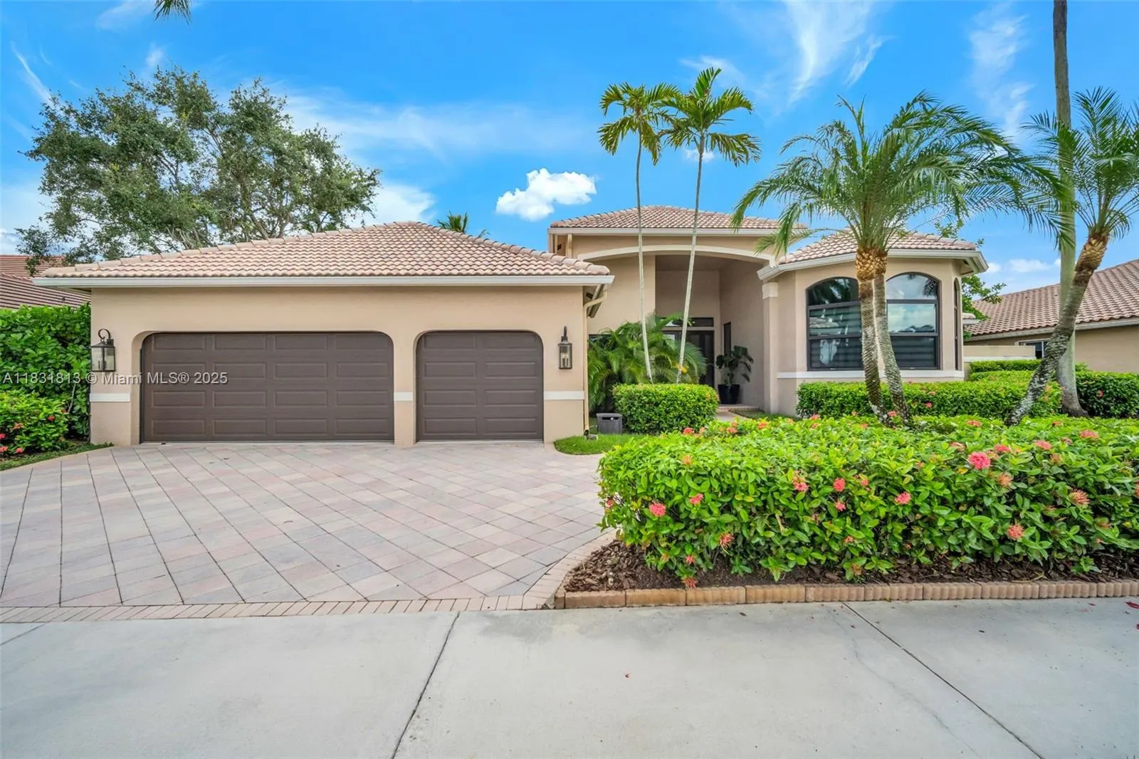 2583 Mayfair Ln