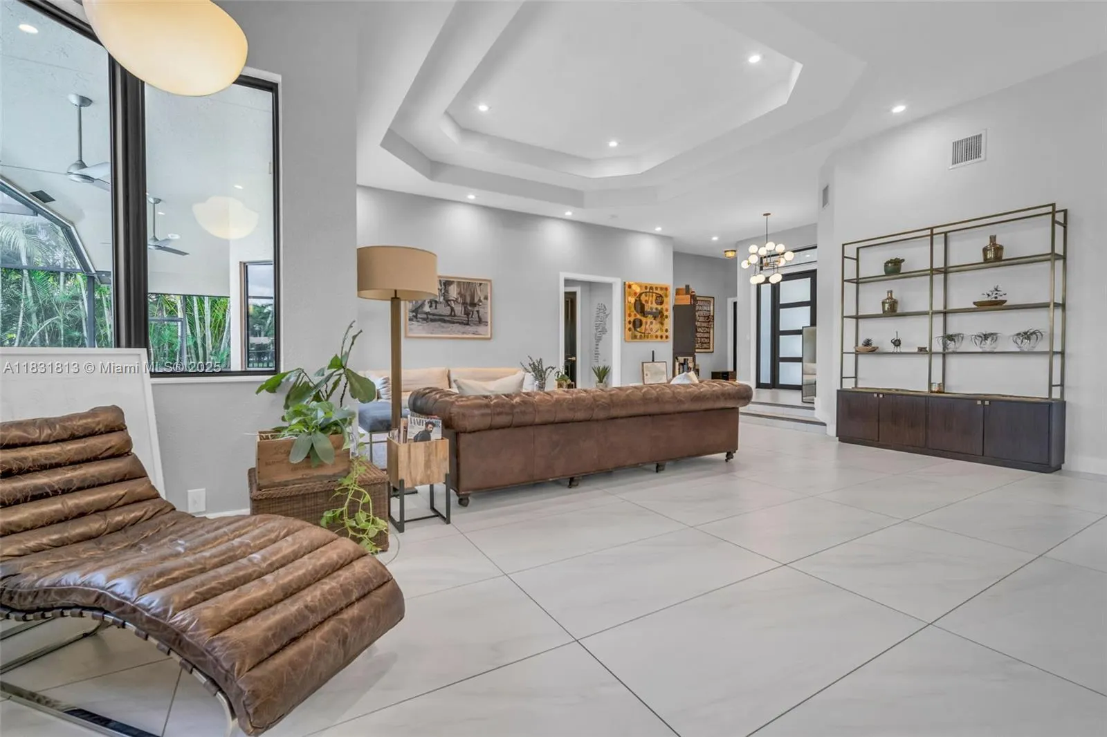 2583 Mayfair Ln