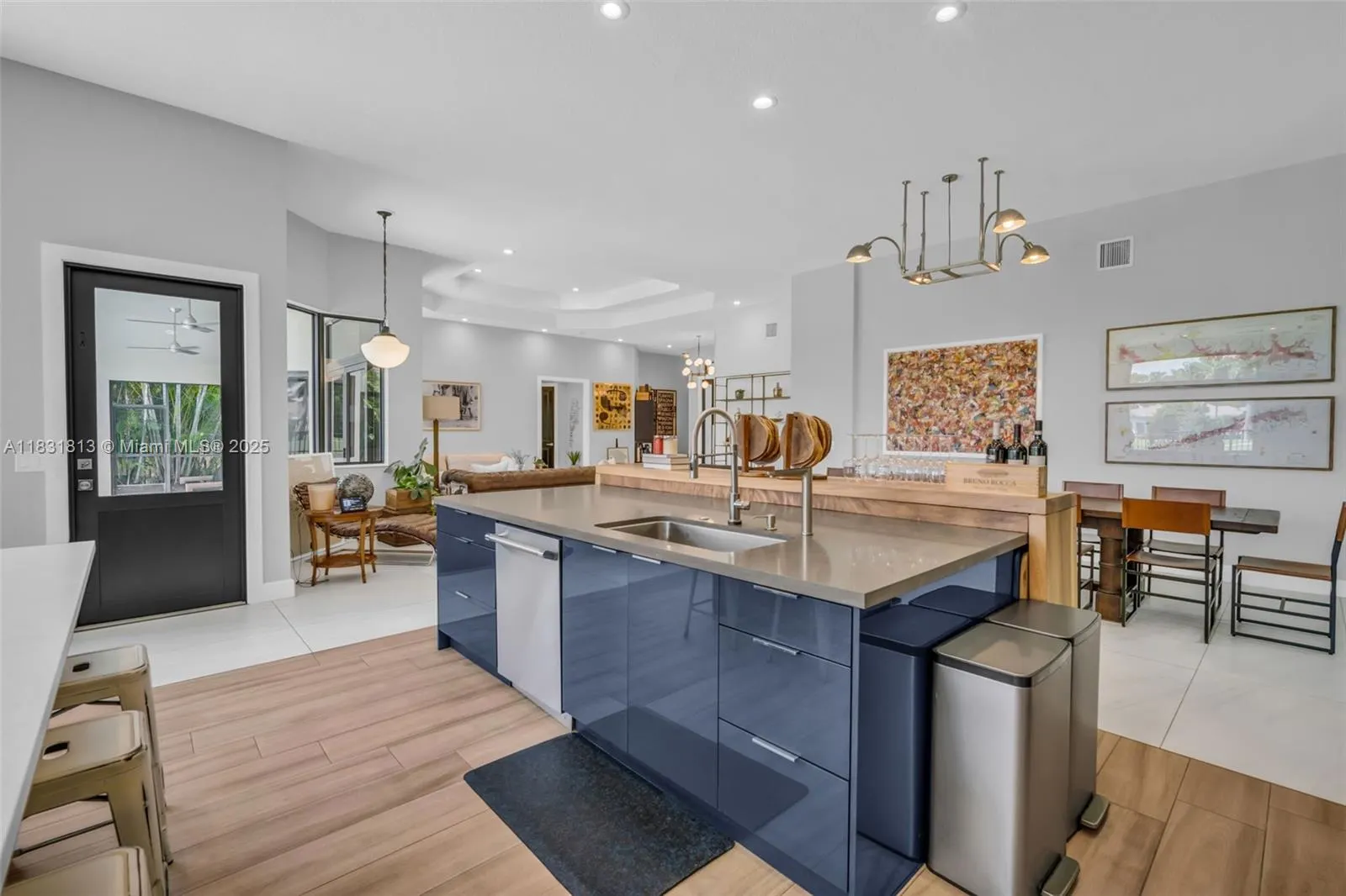2583 Mayfair Ln