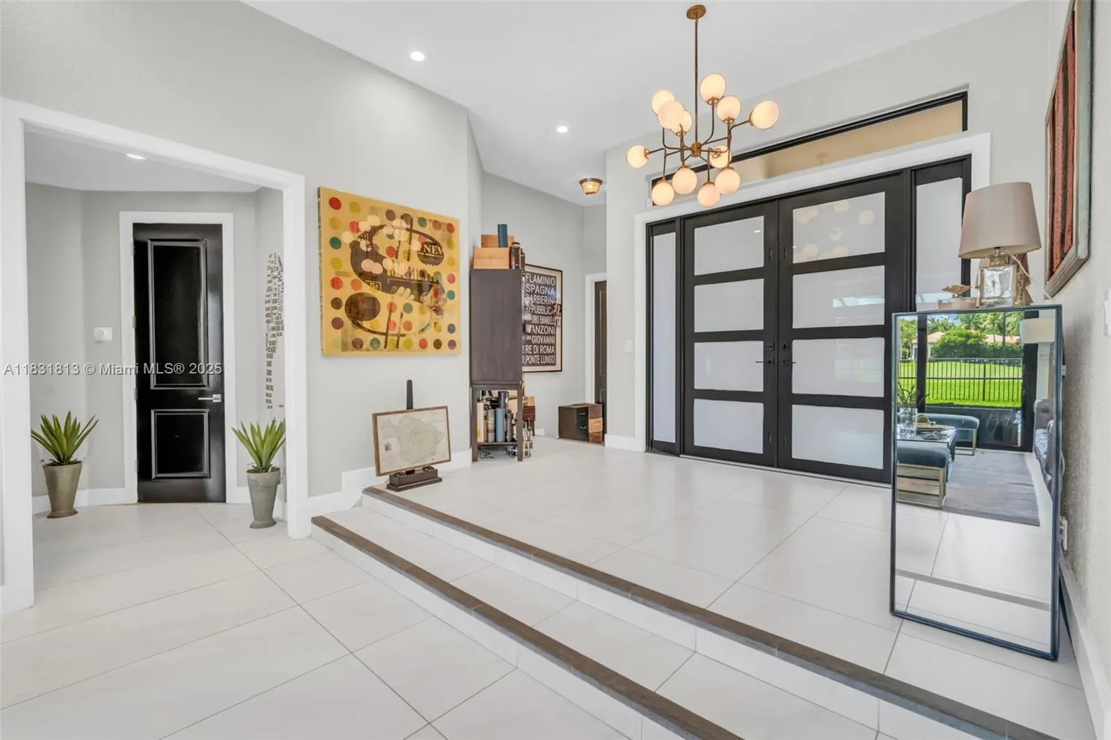 2583 Mayfair Ln