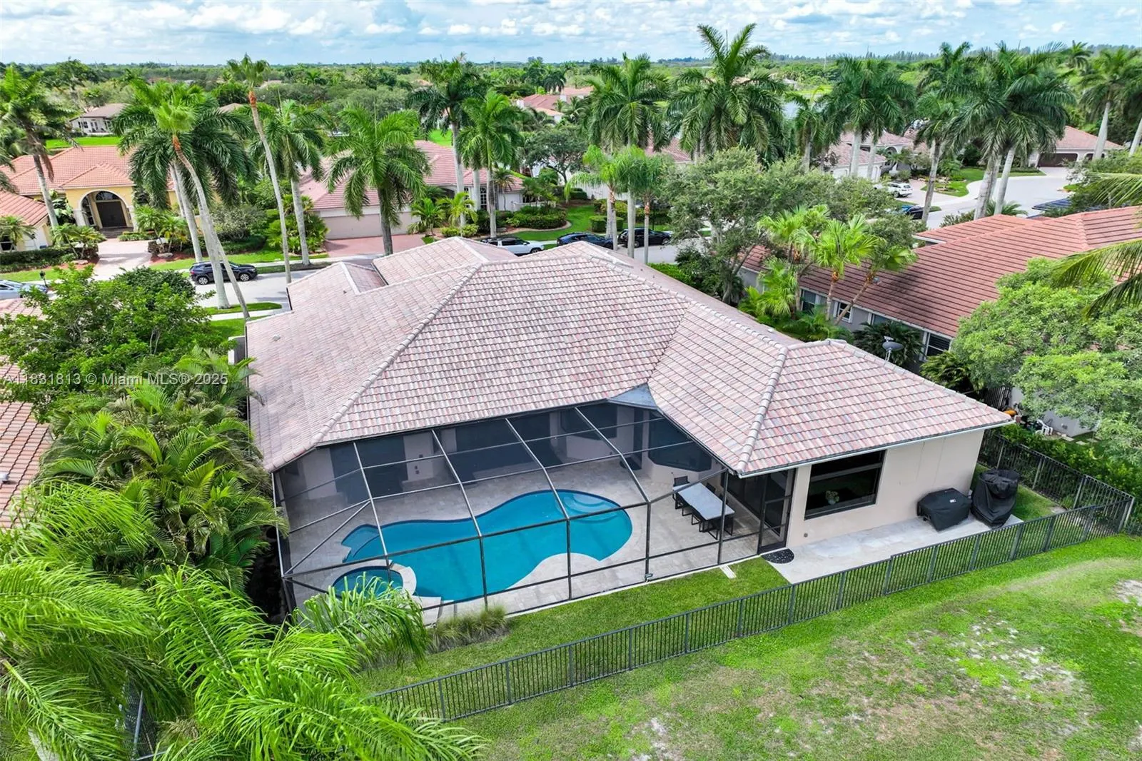 2583 Mayfair Ln