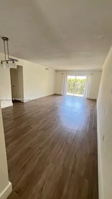 1239 Mariposa Ave, #1