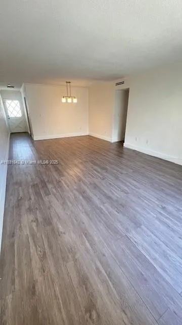 1239 Mariposa Ave, #1