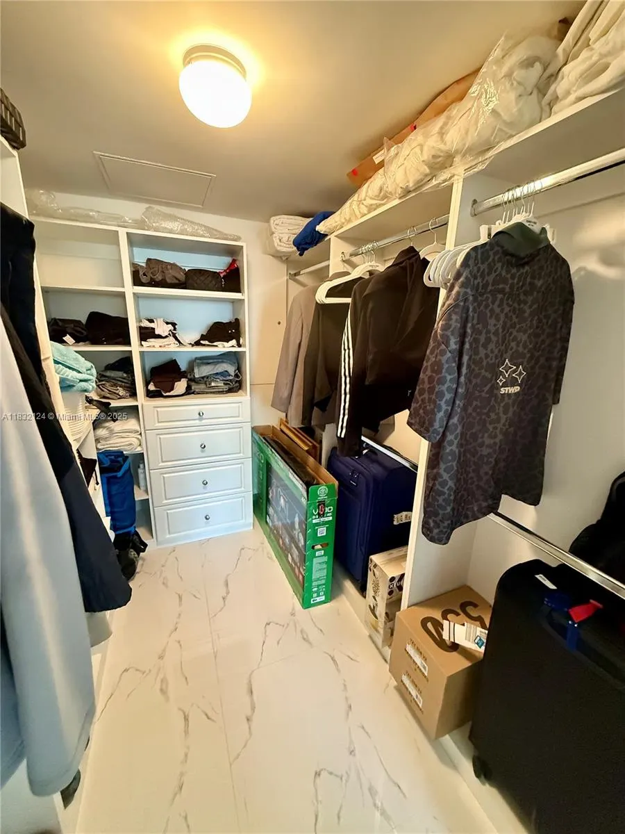 10275 Collins Ave, #229