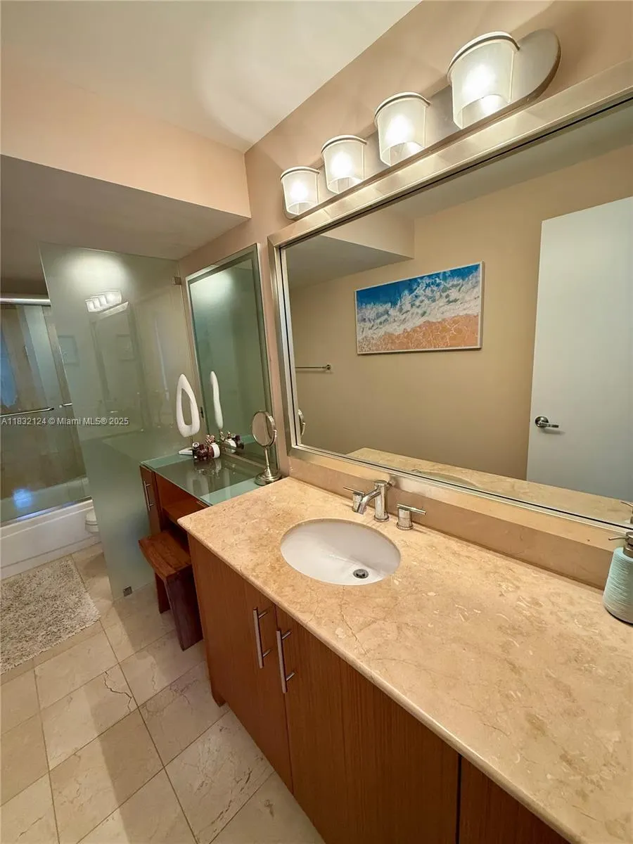 10275 Collins Ave, #229