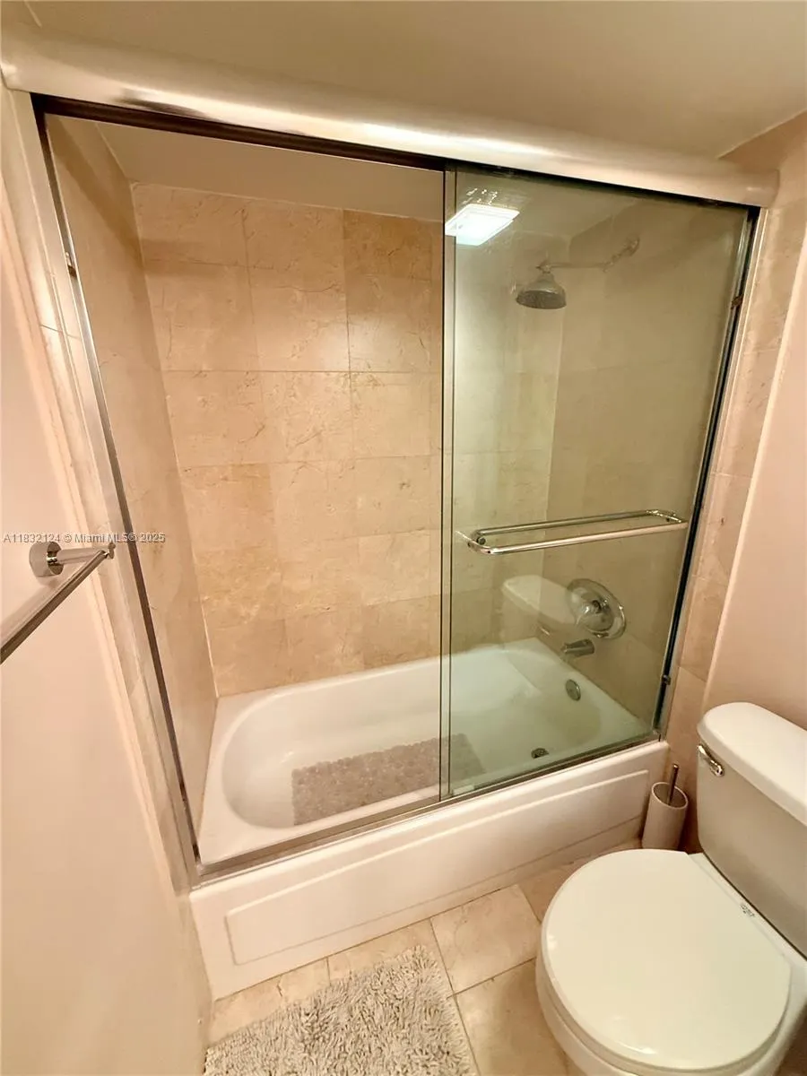 10275 Collins Ave, #229