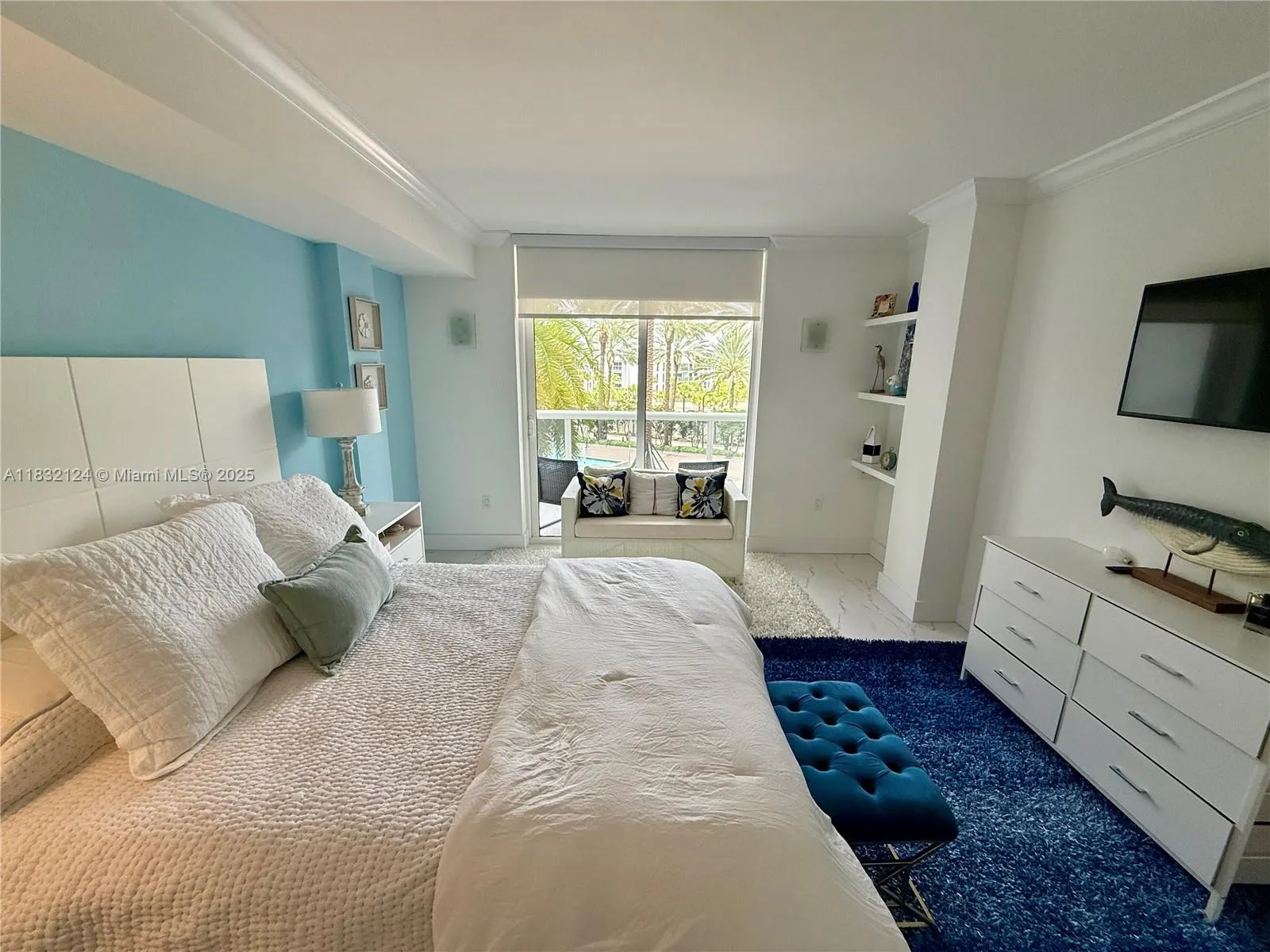 10275 Collins Ave, #229