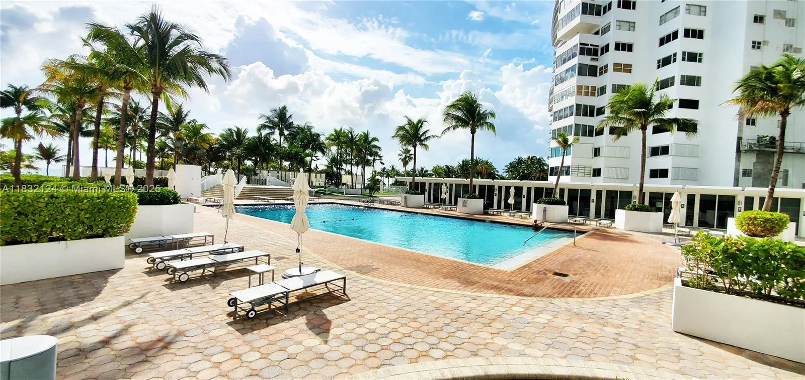 10275 Collins Ave, #229