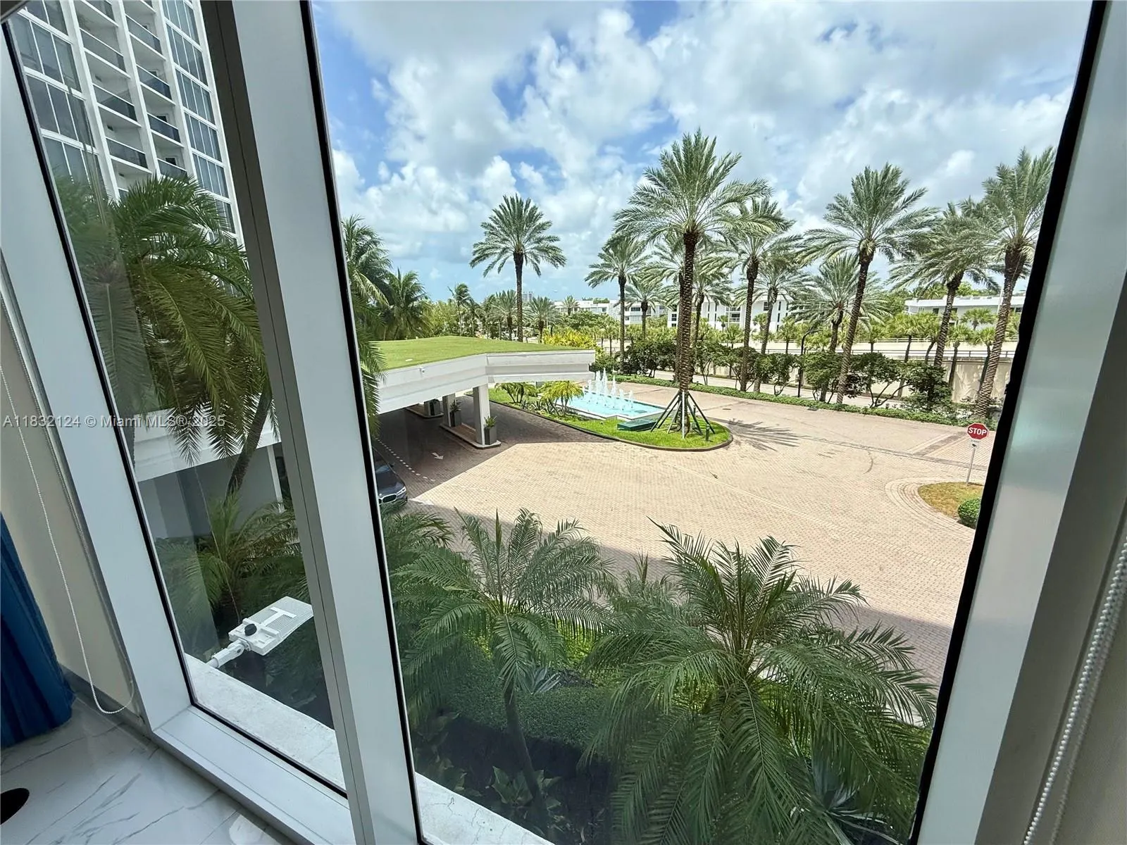 10275 Collins Ave, #229