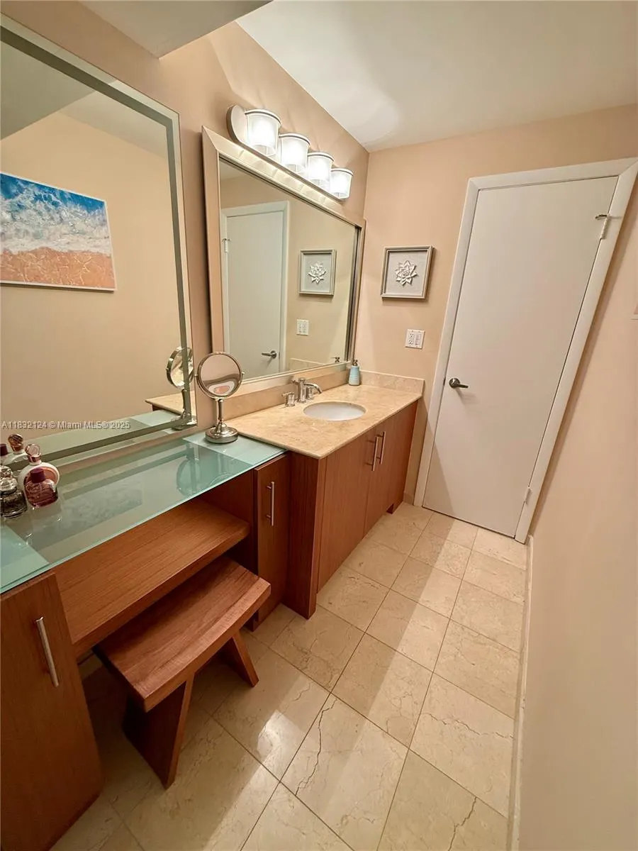10275 Collins Ave, #229