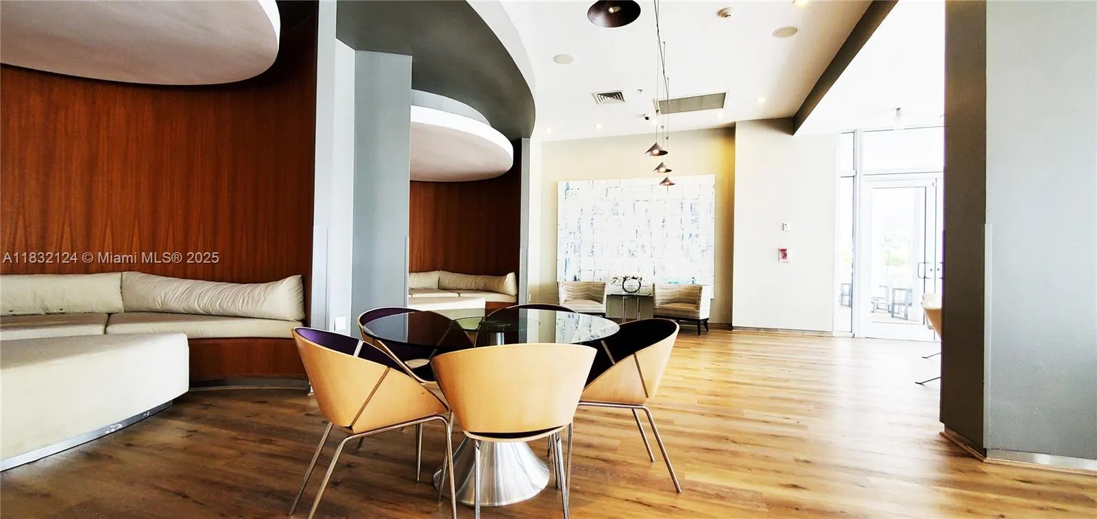10275 Collins Ave, #229