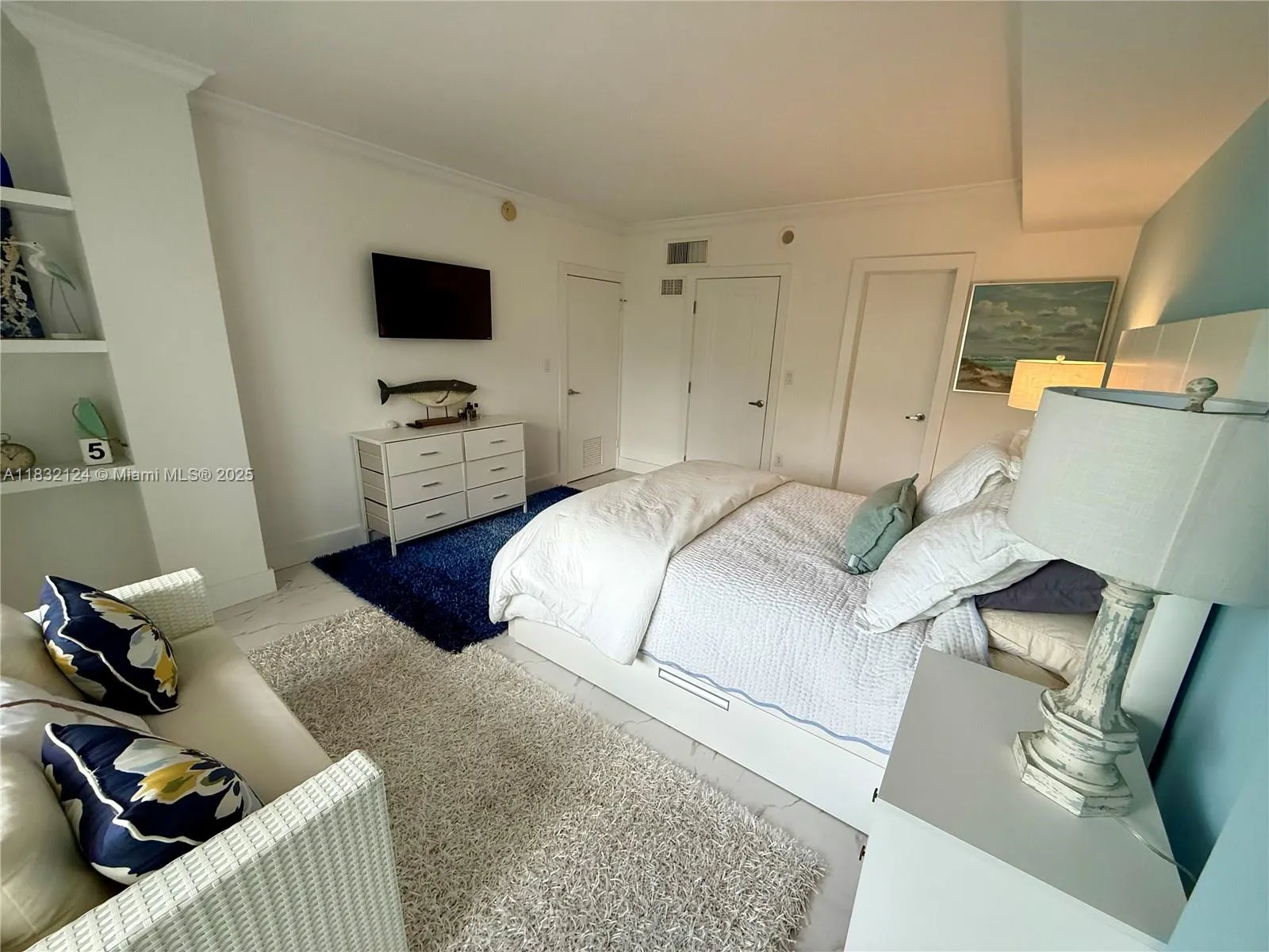 10275 Collins Ave, #229