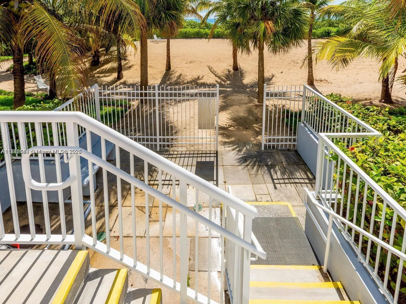 9341 Collins Ave, #904
