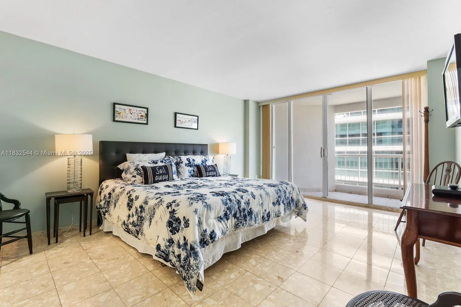 9341 Collins Ave, #904