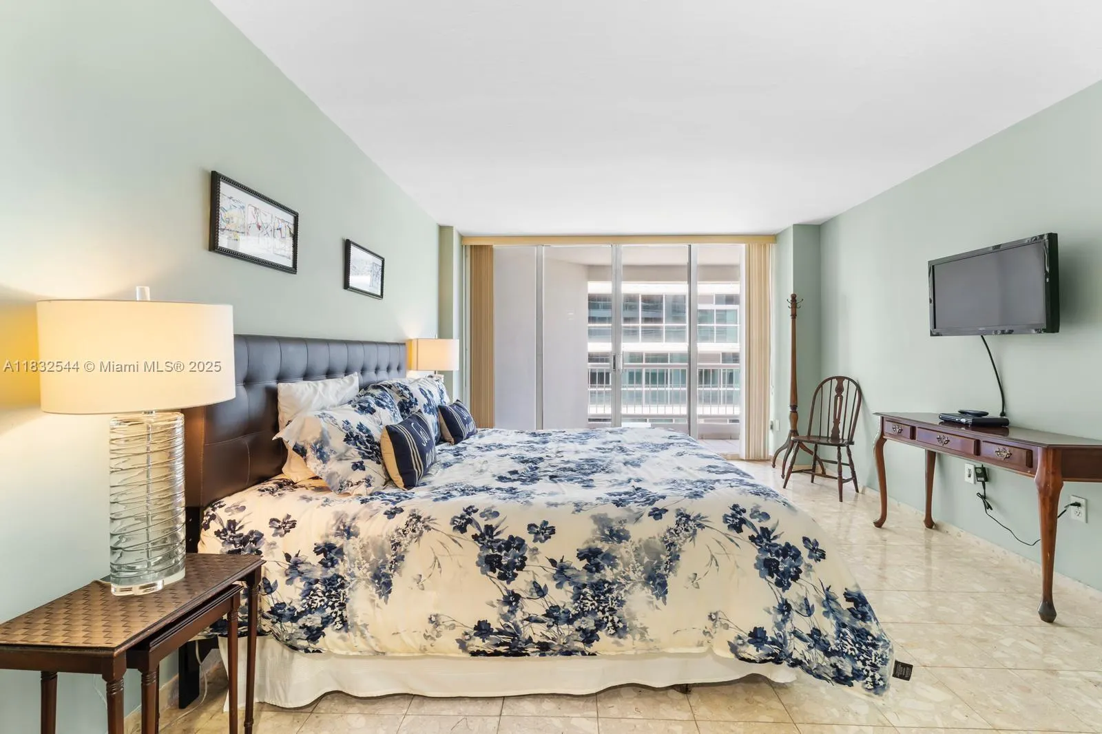 9341 Collins Ave, #904