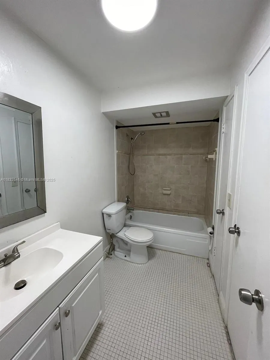 4200 NW 3rd Ct, #325