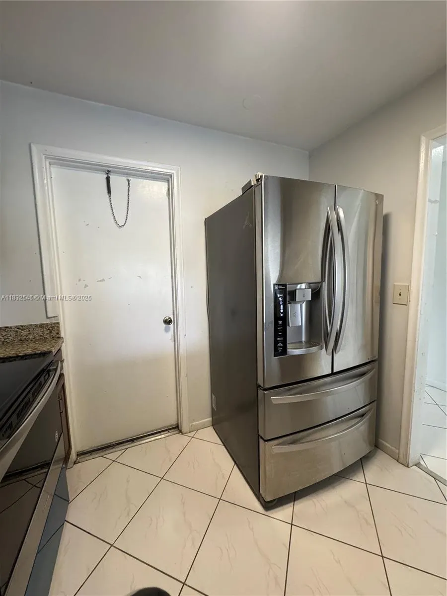 4200 NW 3rd Ct, #325