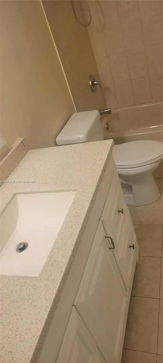 4200 NW 3rd Ct, #124