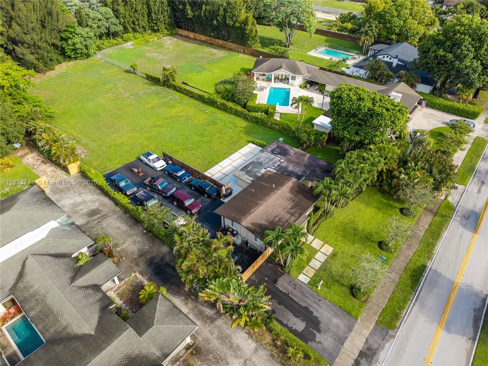 217 E Acre Dr