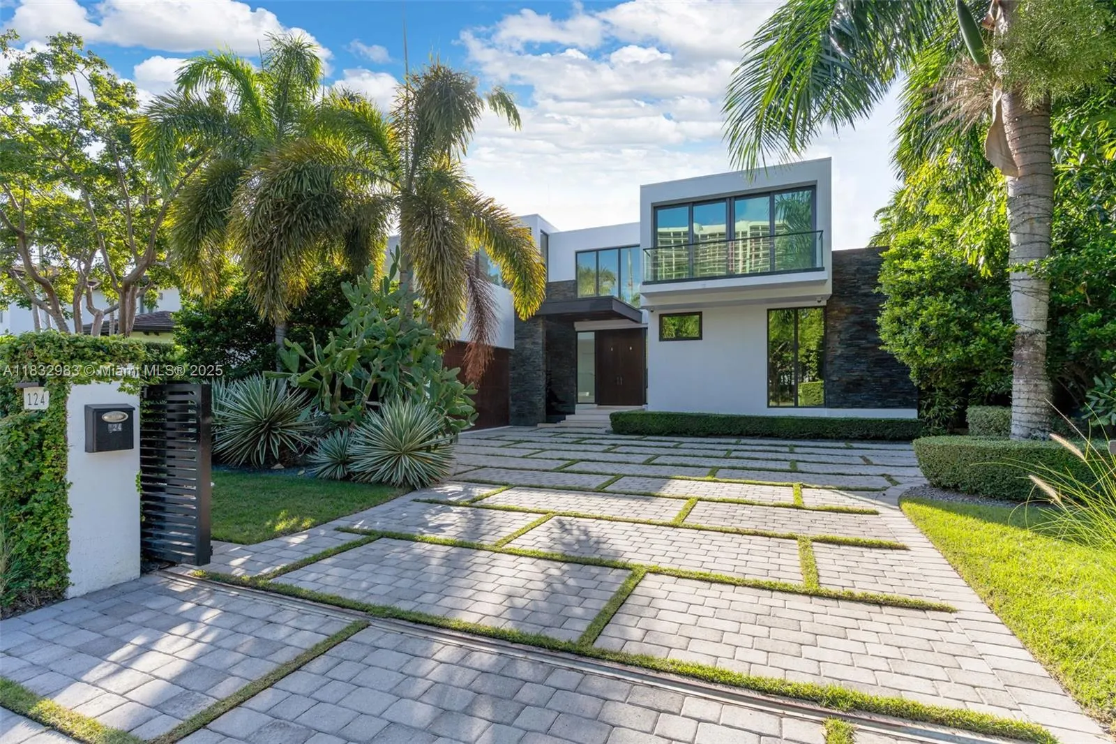 124 Park Dr