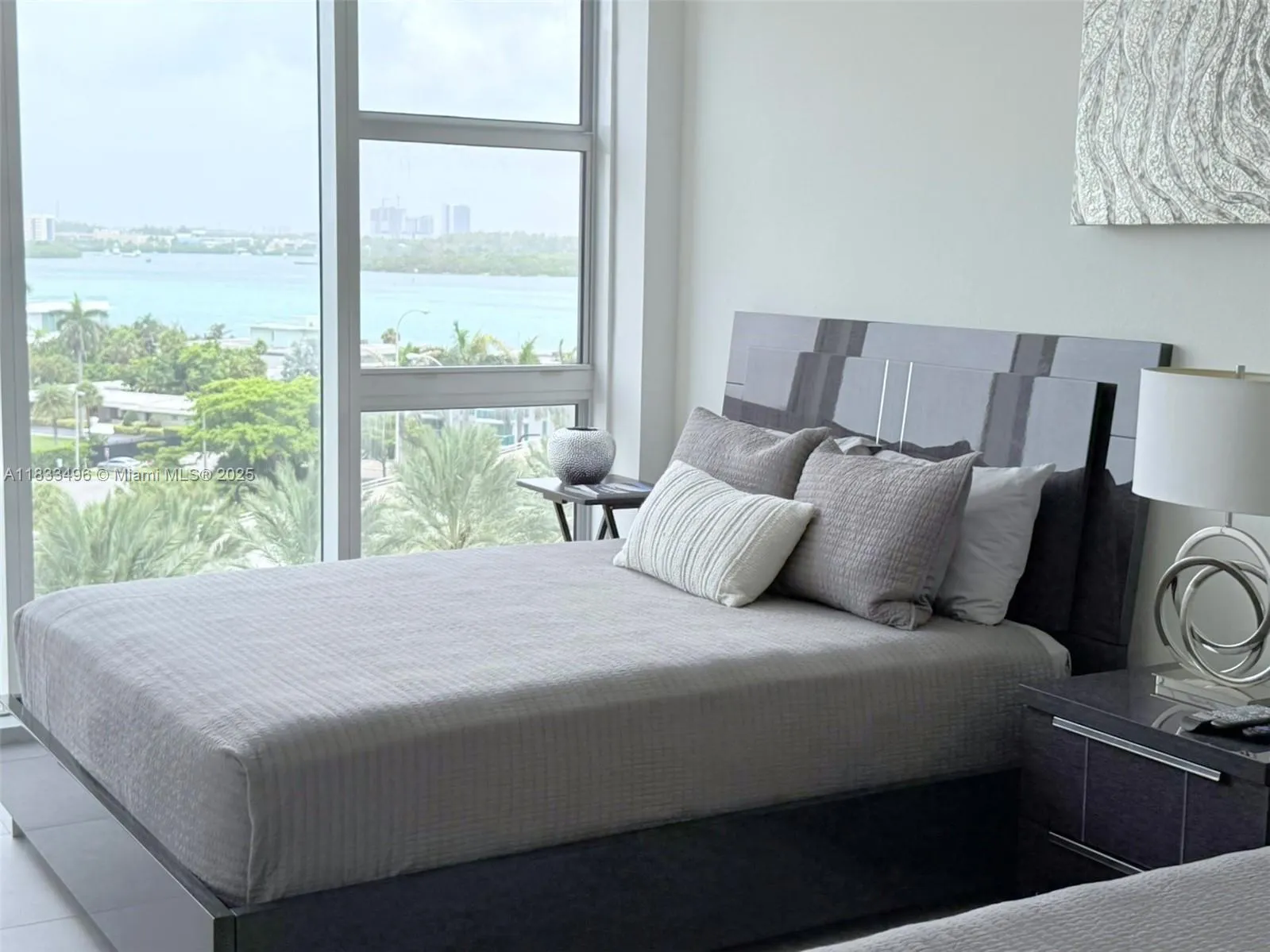 10275 Collins Ave, #722